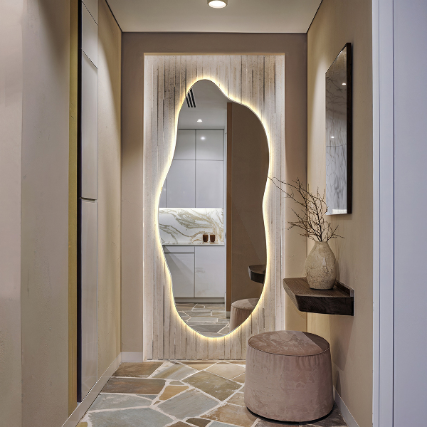 Espelho irregular com led 35x80 cm
