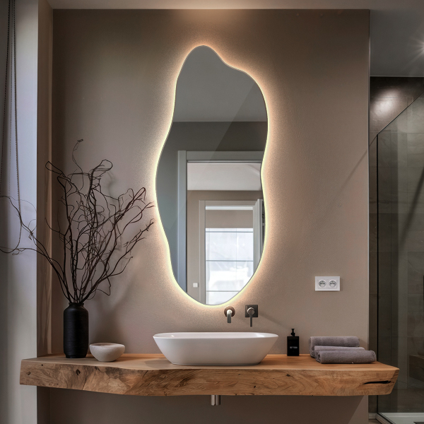 Espelho irregular com led 45x100 cm