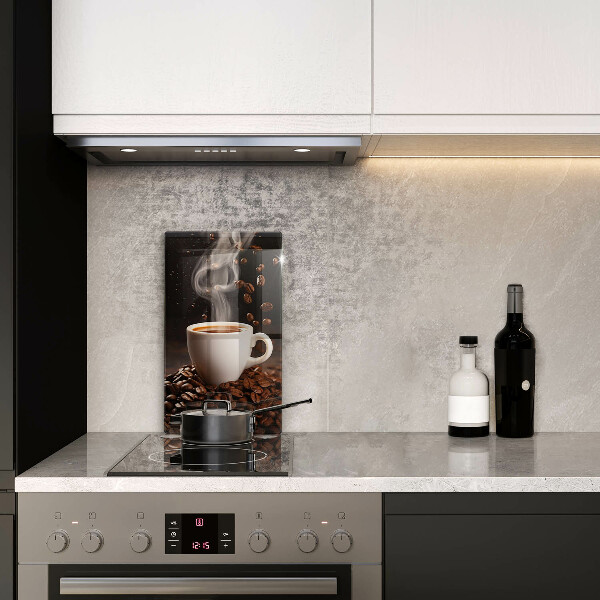 Tábua de vidro Uma xícara de café quente