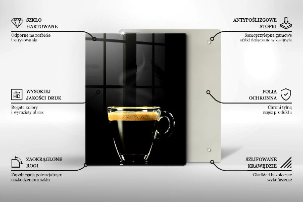 Tábua de cortar de vidro Um copo de café preto