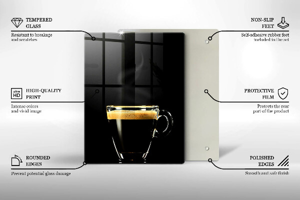 Tábua de cortar de vidro Um copo de café preto