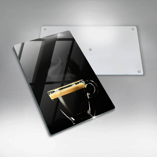 Tábua de cortar de vidro Um copo de café preto