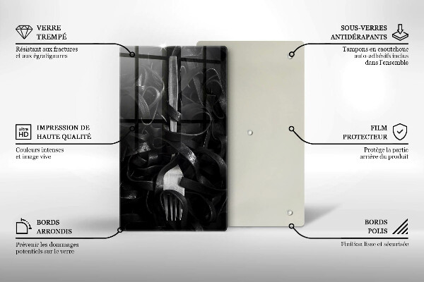 Tábua de corte Macarrão preto e um garfo