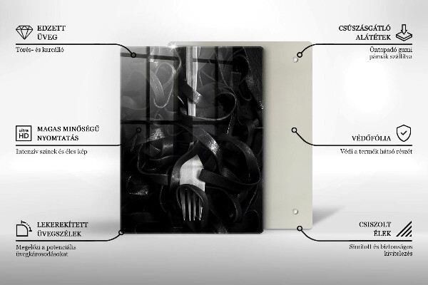 Tábua de corte Macarrão preto e um garfo