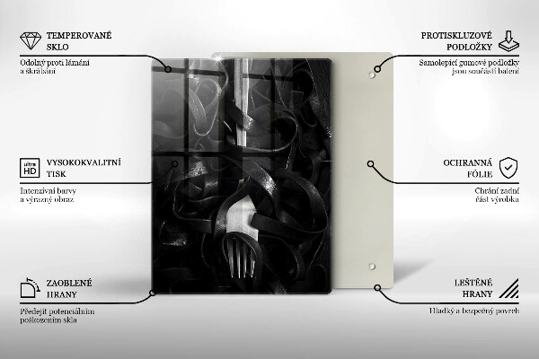 Tábua de corte Macarrão preto e um garfo