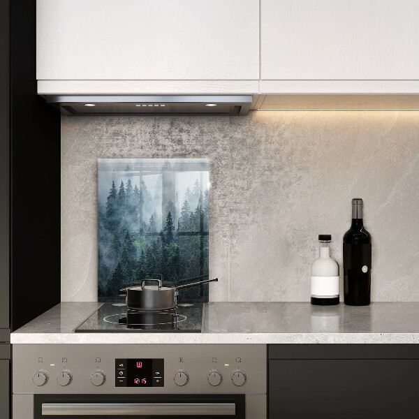 Tábua de corte Árvores da floresta e neblina