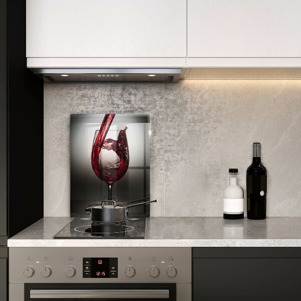 Tábua corte Um copo e vinho tinto