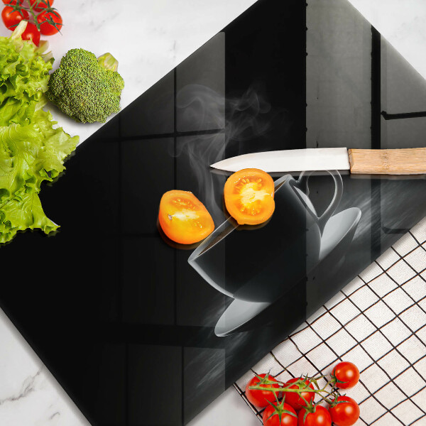 Tábua para corte Uma xícara de café quente