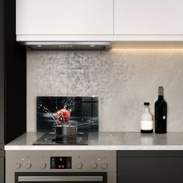 Tábua de corte de vidro Tomate na água