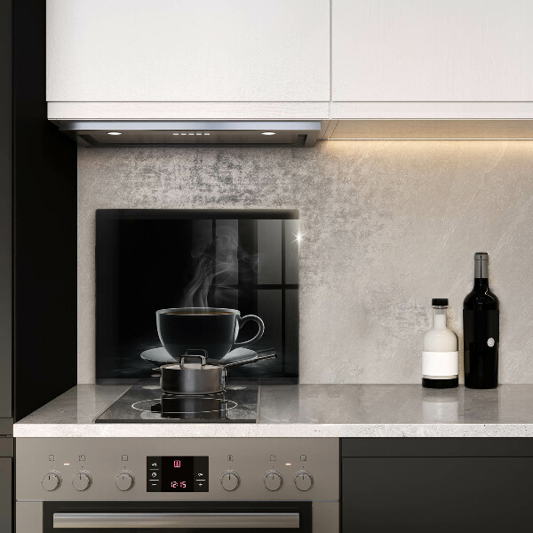 Tábua de cortar alimentos Uma xícara de café quente