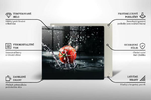 Tábua corte Tomate na água