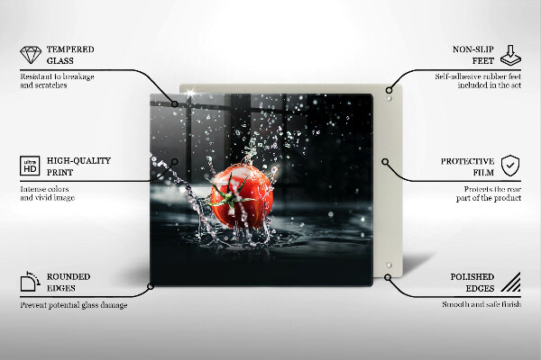 Tábua corte Tomate na água