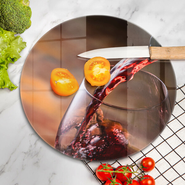 Tábua de corte Vinho tinto e uma taça