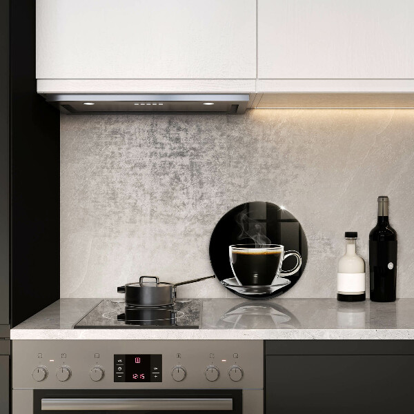 Tábua cozinha Um copo de café quente