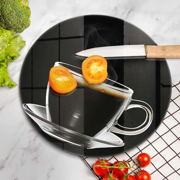 Tábua cozinha Um copo de café quente