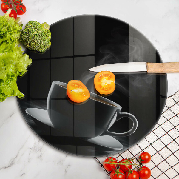 Tábua para cozinha Uma xícara de café quente