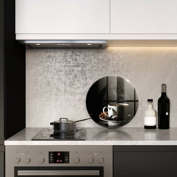 Tábua de cortar alimentos Uma xícara de café quente