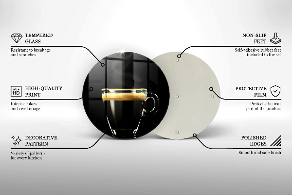 Tábua cozinha Um copo de café preto