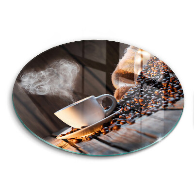 Tábua corte Uma xícara de café e um coração