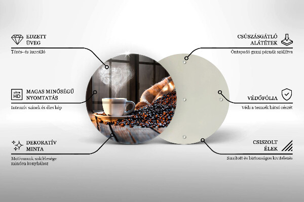 Tábua corte Uma xícara de café e um coração