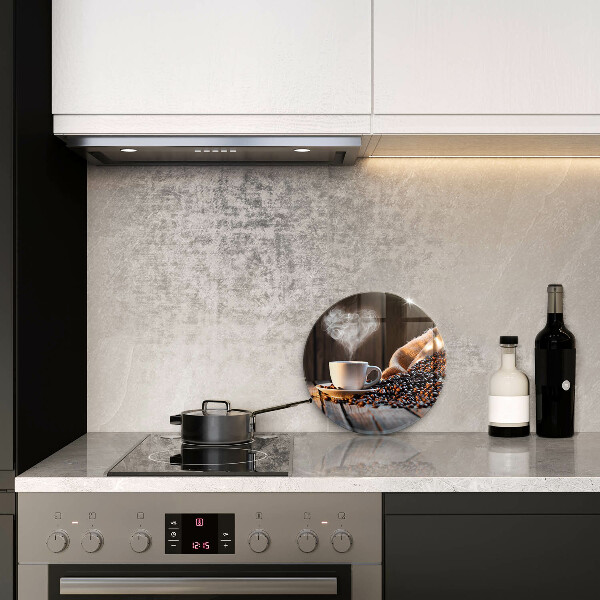 Tábua corte Uma xícara de café e um coração