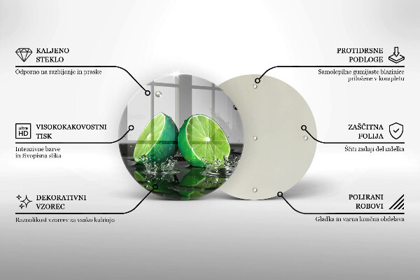 Tábua para corte Limões suculentos e água