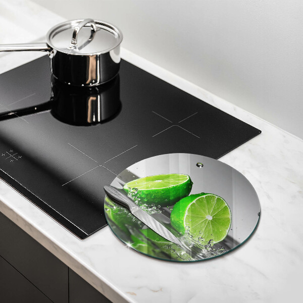 Tábua para corte Limões suculentos e água