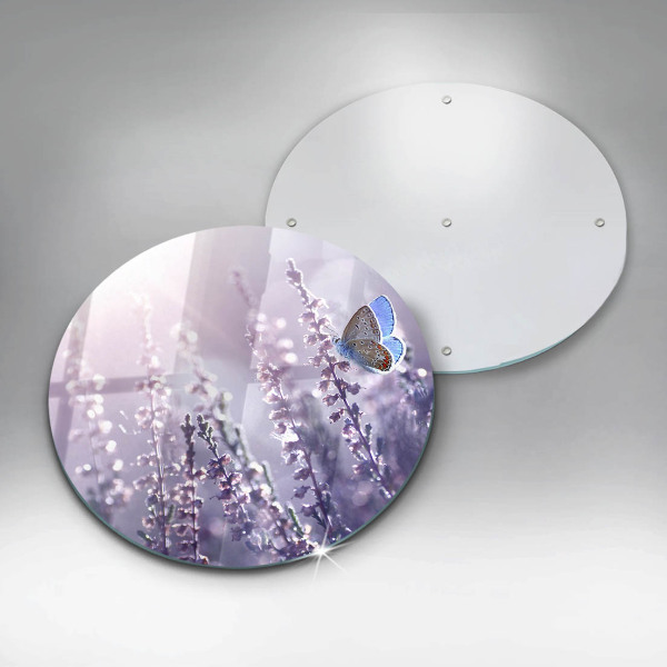 Tábua para corte Flores silvestres e uma borboleta