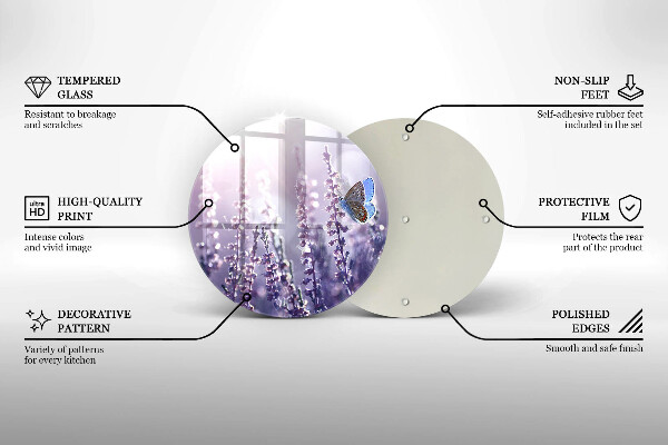 Tábua para corte Flores silvestres e uma borboleta