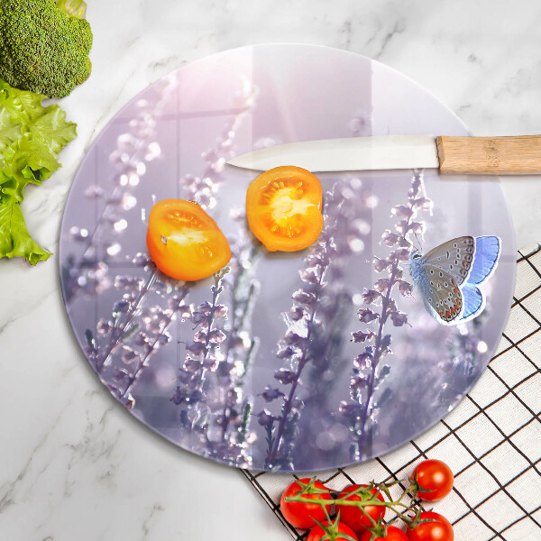 Tábua para corte Flores silvestres e uma borboleta