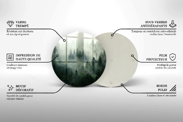 Tábua corte Paisagem de floresta enevoada