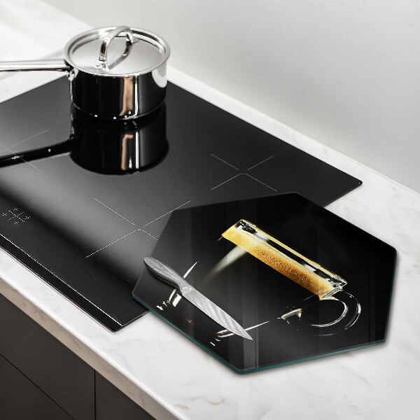 Tábua de cortar Um copo de café preto