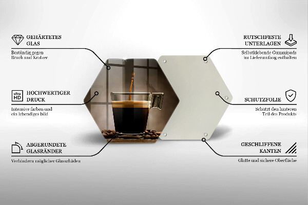 Tábua de cortar Um copo e grãos de café