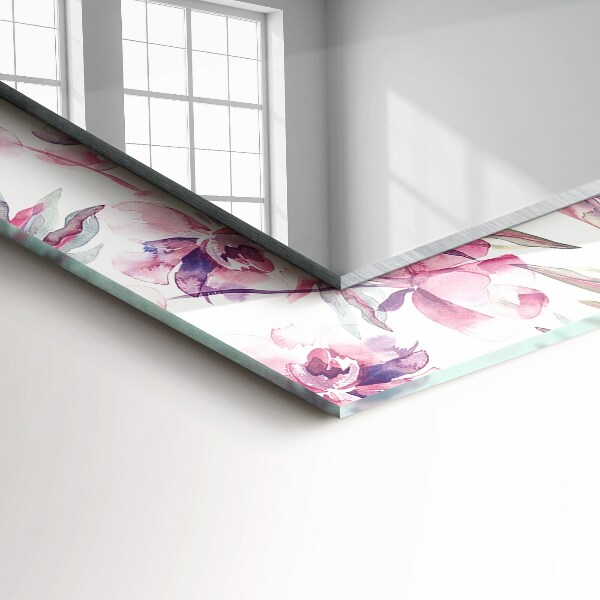 Espelho com moldura decorada com motivos florais roxos