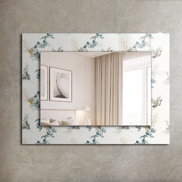 Espelho com moldura decorada com pássaros e flores