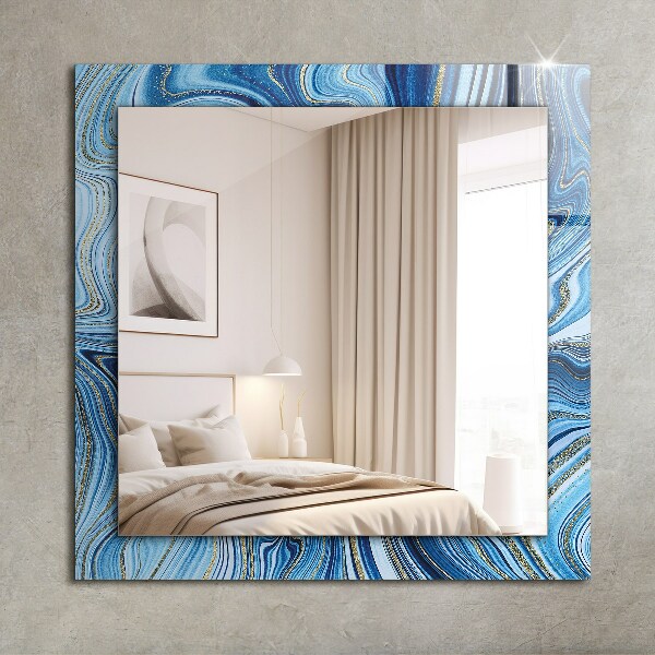 Espelho com moldura decorada com padrão abstrato azul