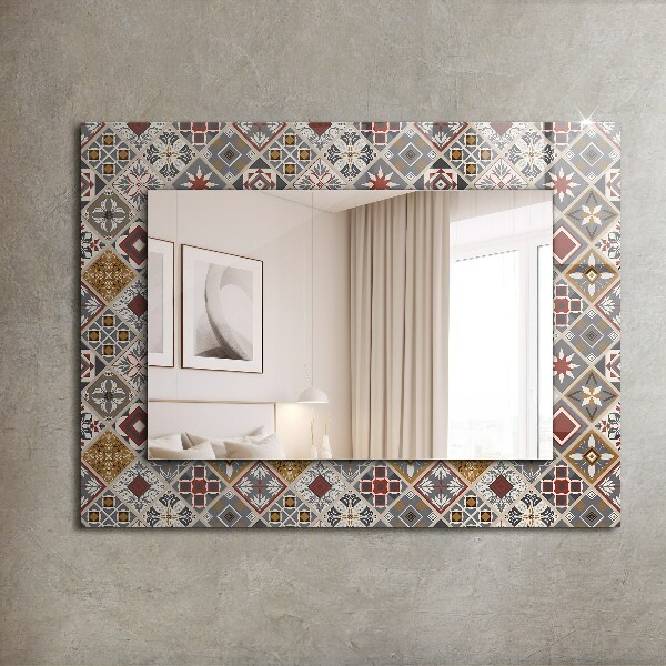 Espelho com moldura decorada em mosaico colorido