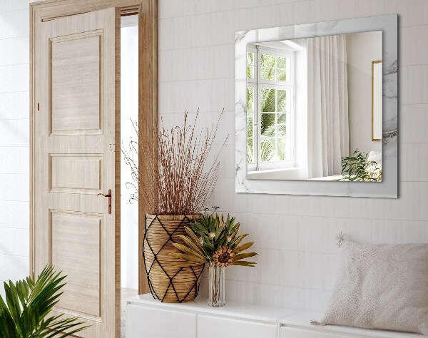 Espelho com moldura decorada em padrão de mármore branco