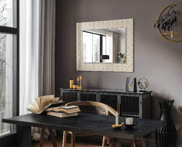 Espelho com moldura decorada na cor amarela