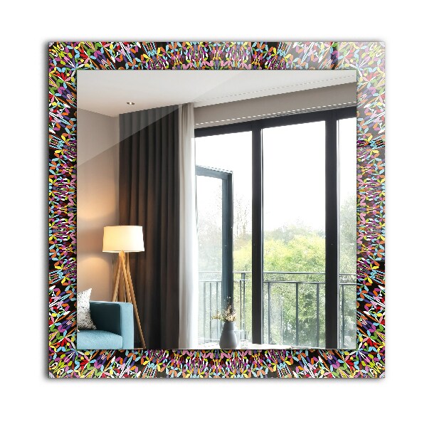 Espelho com moldura decorada em estilo mandala colorida