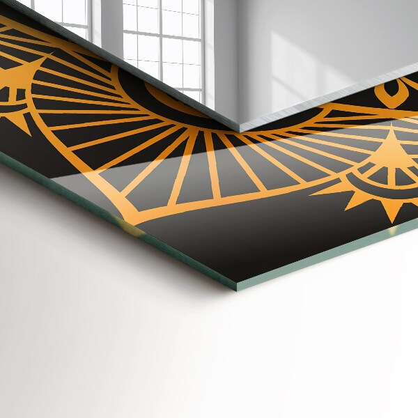Espelho com moldura decorada com padrão de mandala