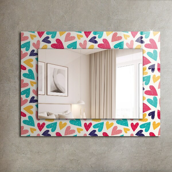 Espelho decorativo com tema de corações coloridos