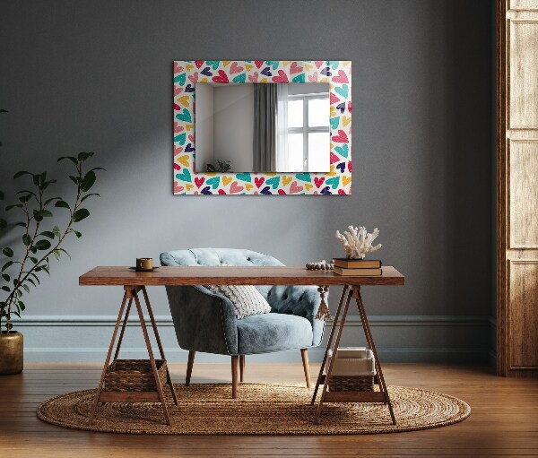 Espelho decorativo com tema de corações coloridos