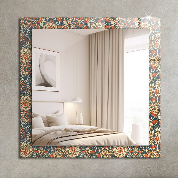 Espelho decorativo com padrão floral no fundo