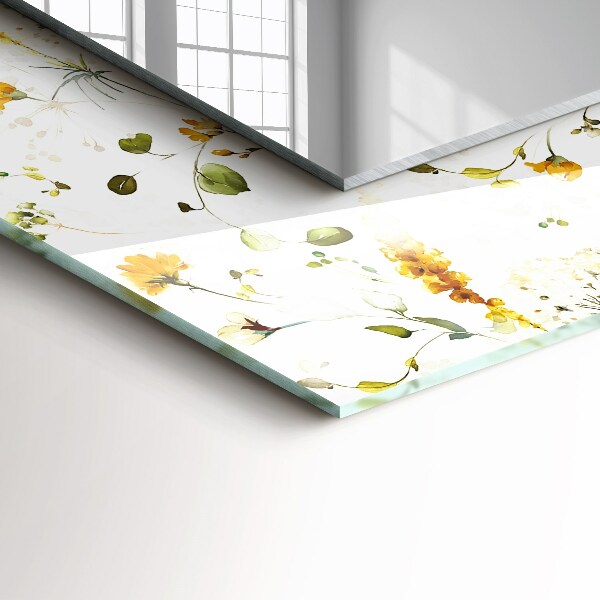 Espelho com moldura decorada com padrão de folhas e flores