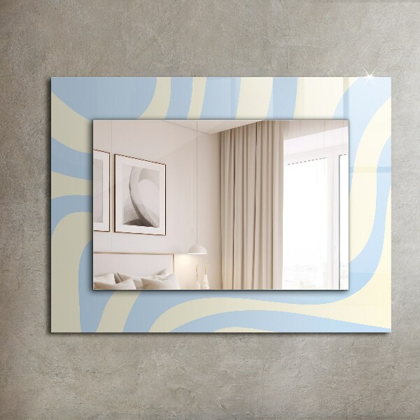 Espelho com moldura decorada com motivos ondulados abstratos