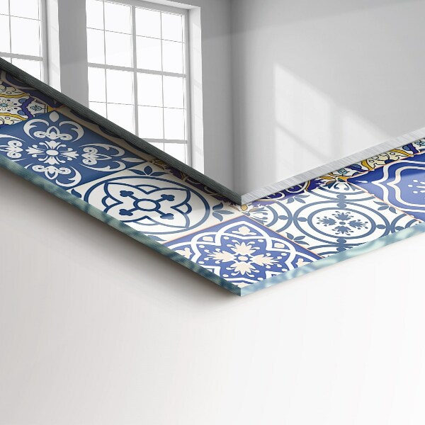 Espelho decorativo com mosaicos coloridos