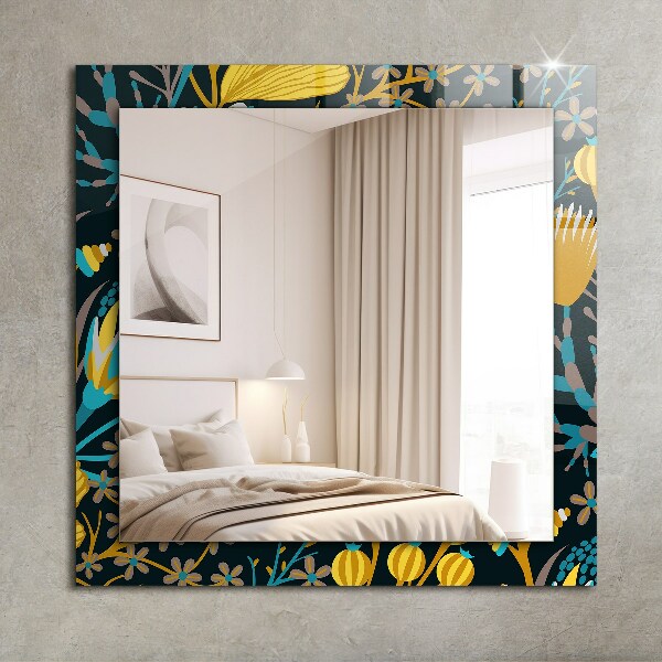Espelho decorativo com motivos de pétalas