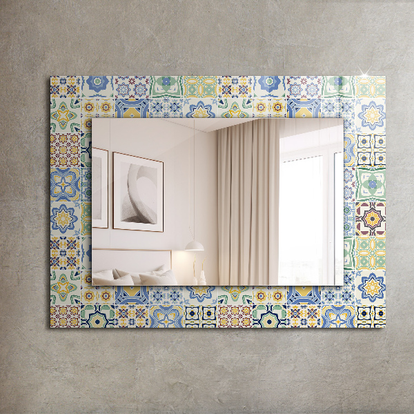 Espelho decorativo com estampa de azulejos coloridos