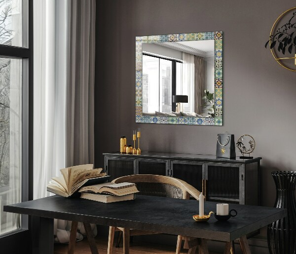 Espelho decorativo com estampa de azulejos coloridos